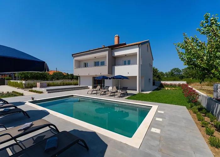 Hébergement de vacances My Dalmatia - Campi Dalmatia With Private Heated Pool And Sauna Galovac (Zadar)