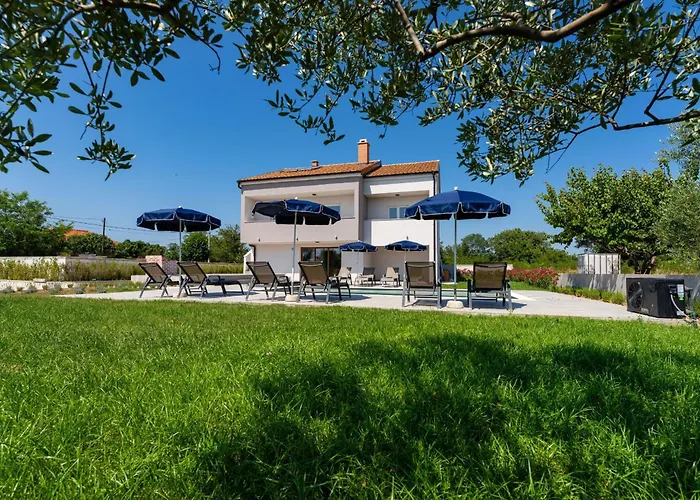 My Dalmatia - Campi Dalmatia With Private Heated Pool And Sauna Hébergement de vacances *