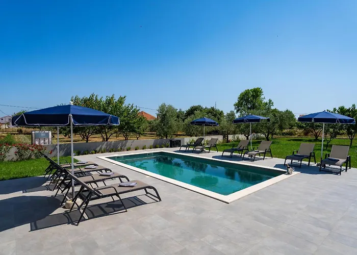 Vakantiehuis My Dalmatia - Campi Dalmatia With Private Heated Pool And Sauna Galovac (Zadar)