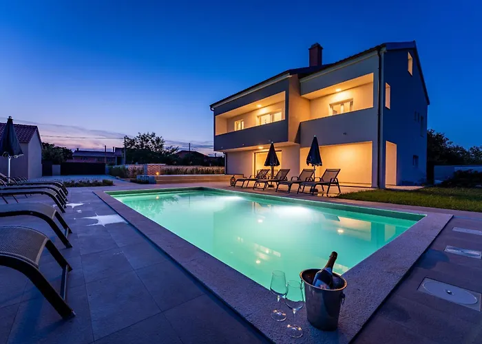 My Dalmatia - Campi Dalmatia With Private Heated Pool And Sauna Hébergement de vacances
