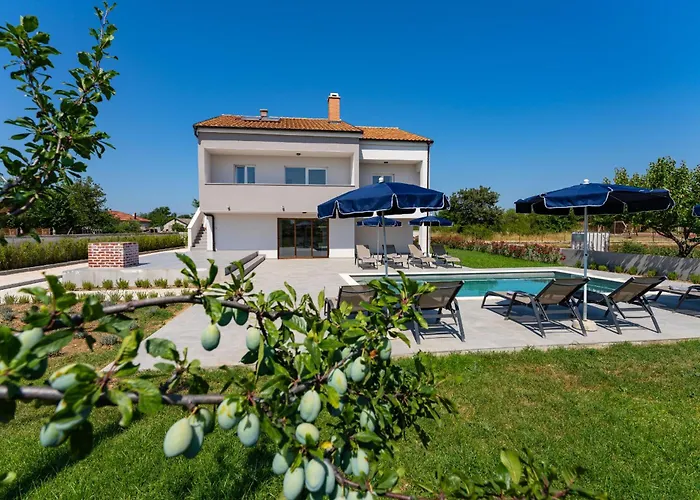 My Dalmatia - Campi Dalmatia With Private Heated Pool And Sauna Vakantiehuis