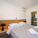 My Dalmatia - Campi Dalmatia With Private Heated Pool And Sauna Vikendica Galovac (Zadar)