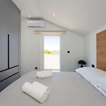 My Dalmatia - Campi Dalmatia With Private Heated Pool And Sauna *