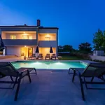 Vikendica My Dalmatia - Campi Dalmatia With Private Heated Pool And Sauna Galovac (Zadar)