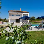 My Dalmatia - Campi Dalmatia With Private Heated Pool And Sauna Vikendica