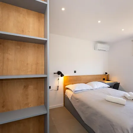 My Dalmatia - Campi Dalmatia With Private Heated Pool, Sauna And Sports Court Galovac (Zadar)