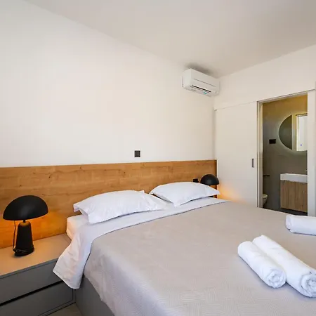 My Dalmatia - Campi Dalmatia With Private Heated Pool, Sauna And Sports Court 펜션 Galovac (Zadar)