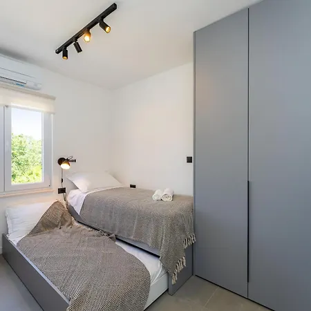 펜션 My Dalmatia - Campi Dalmatia With Private Heated Pool, Sauna And Sports Court Galovac (Zadar)