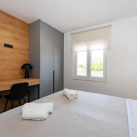 My Dalmatia - Campi Dalmatia With Private Heated Pool, Sauna And Sports Court *