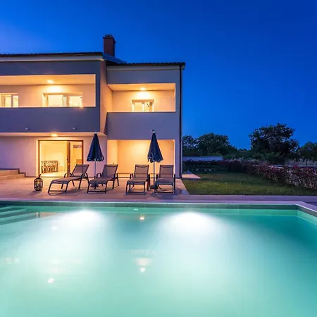 My Dalmatia - Campi Dalmatia With Private Heated Pool, Sauna And Sports Court