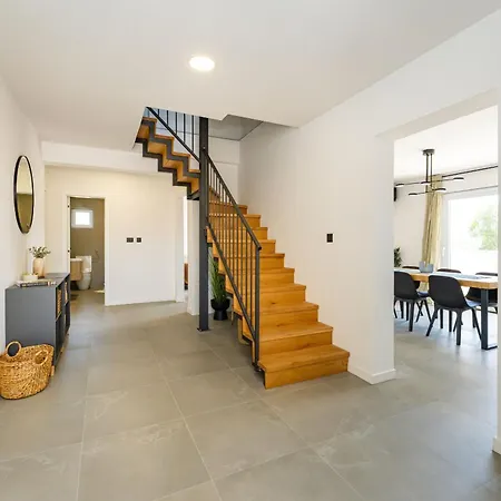 펜션 My Dalmatia - Campi Dalmatia With Private Heated Pool, Sauna And Sports Court Galovac (Zadar)