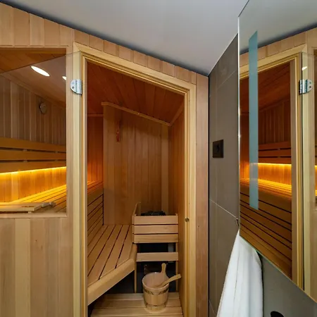 My Dalmatia - Campi Dalmatia With Private Heated Pool, Sauna And Sports Court 펜션