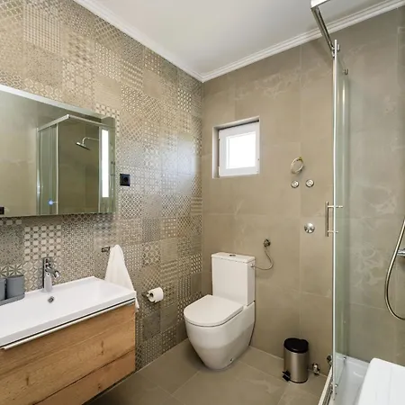 펜션 My Dalmatia - Campi Dalmatia With Private Heated Pool, Sauna And Sports Court *