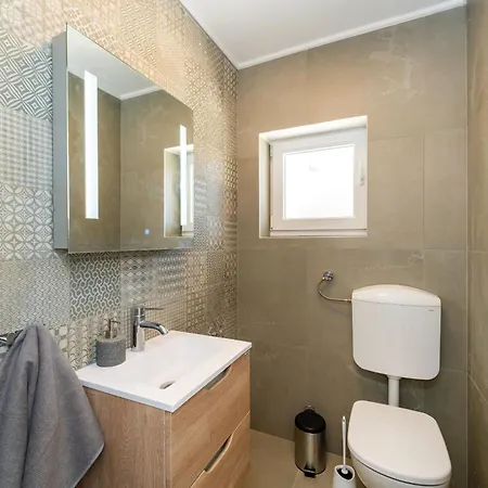 My Dalmatia - Campi Dalmatia With Private Heated Pool, Sauna And Sports Court * Galovac (Zadar)