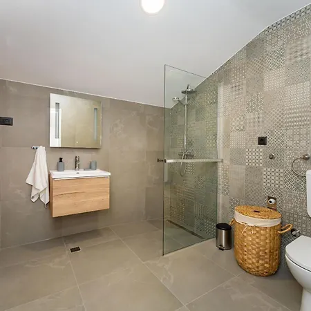 펜션 My Dalmatia - Campi Dalmatia With Private Heated Pool, Sauna And Sports Court Galovac (Zadar)