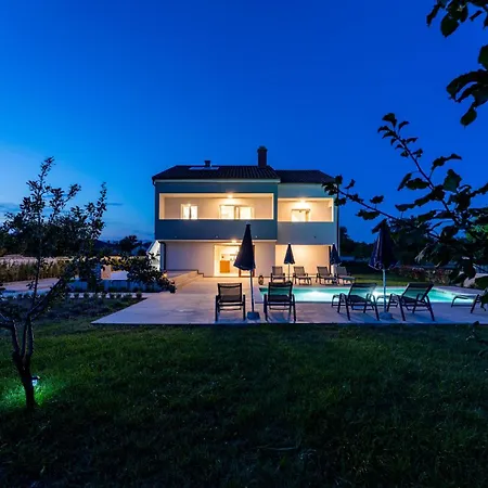 My Dalmatia - Campi Dalmatia With Private Heated Pool, Sauna And Sports Court Galovac (Zadar)