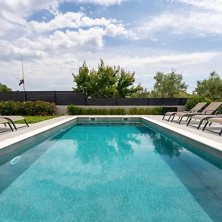 My Dalmatia - Campi Dalmatia With Private Heated Pool, Sauna And Sports Court *