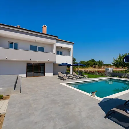 My Dalmatia - Campi Dalmatia With Private Heated Pool, Sauna And Sports Court *