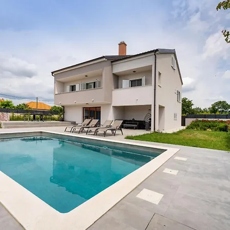 My Dalmatia - Campi Dalmatia With Private Heated Pool, Sauna And Sports Court Дом отдыха *