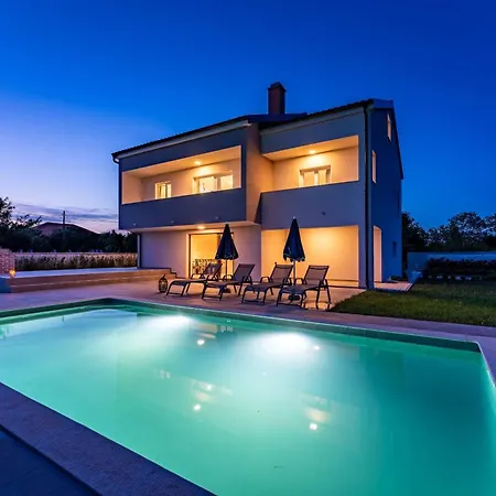 My Dalmatia - Campi Dalmatia With Private Heated Pool, Sauna And Sports Court Galovac (Zadar)
