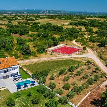 My Dalmatia - Campi Dalmatia With Private Heated Pool, Sauna And Sports Court *
